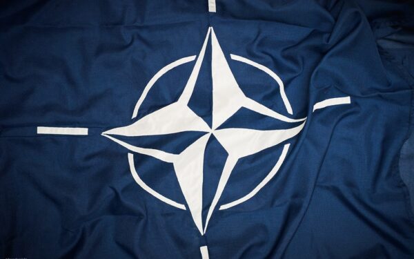 Tūkstančiai karių, vėliavos ir ginklai: Kaune – iškilminga NATO ceremonija