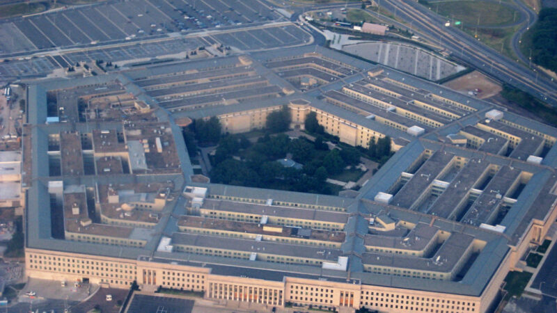Pentagonas įvardijo „Anthropic“ ir jos DI technologijas kaip riziką tiekimo grandinei