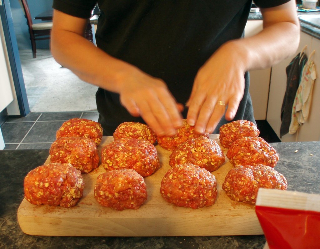 Mėsa nebus sausa ir kieta: sužinokite, koks paprastas triukas užrakina kotletų sultingumą