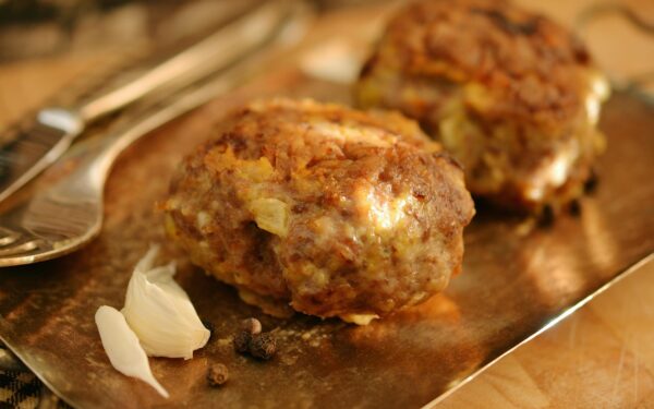 Šią klaidą daro daugelis: štai kaip iškepti minkštus ir traškius kotletus, kurie tiesiog tirpsta burnoje