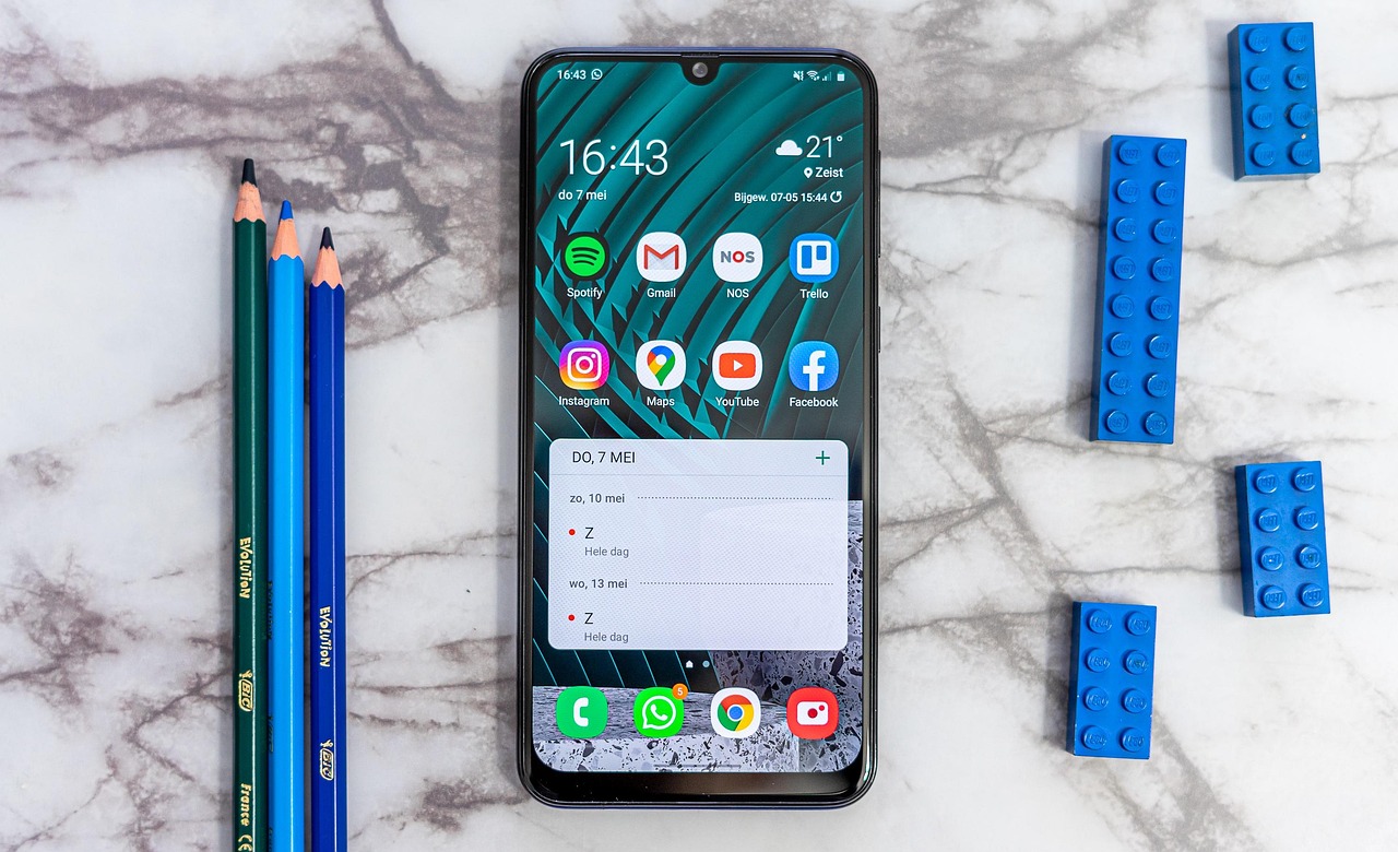 Įsisenėjusi problema išspręsta: „Samsung“ ir „iPhone“ pagaliau galės lengvai keistis failais