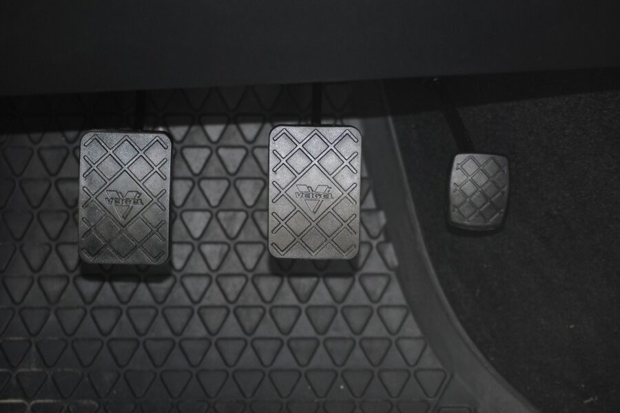 accelerator, clutch pedal, clutch, brake pedal, brake, automobile, accelerator, accelerator, clutch pedal, clutch pedal, clutch, clutch, clutch, clutch, clutch, brake pedal, brake pedal, brake pedal, brake, brake