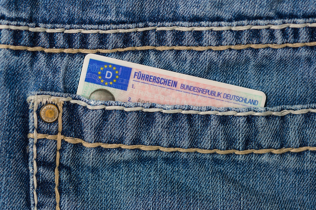 Vairuotojo pažymėjimas pabrangs: kiek teks mokėti ir kada geriausia keistis dokumentą