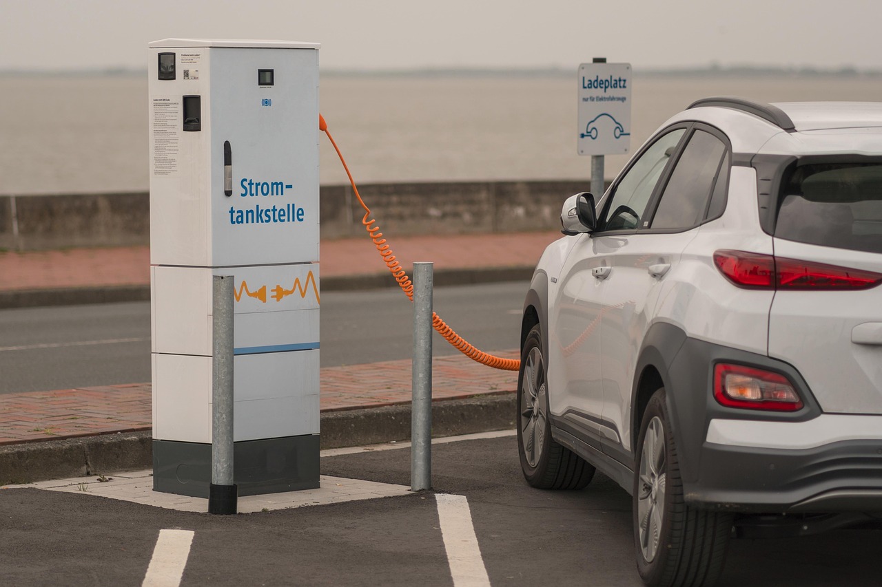 Pamirškite ilgą automobilio krovimą: naujos baterijos bus įkraunamos vos per 12 minučių