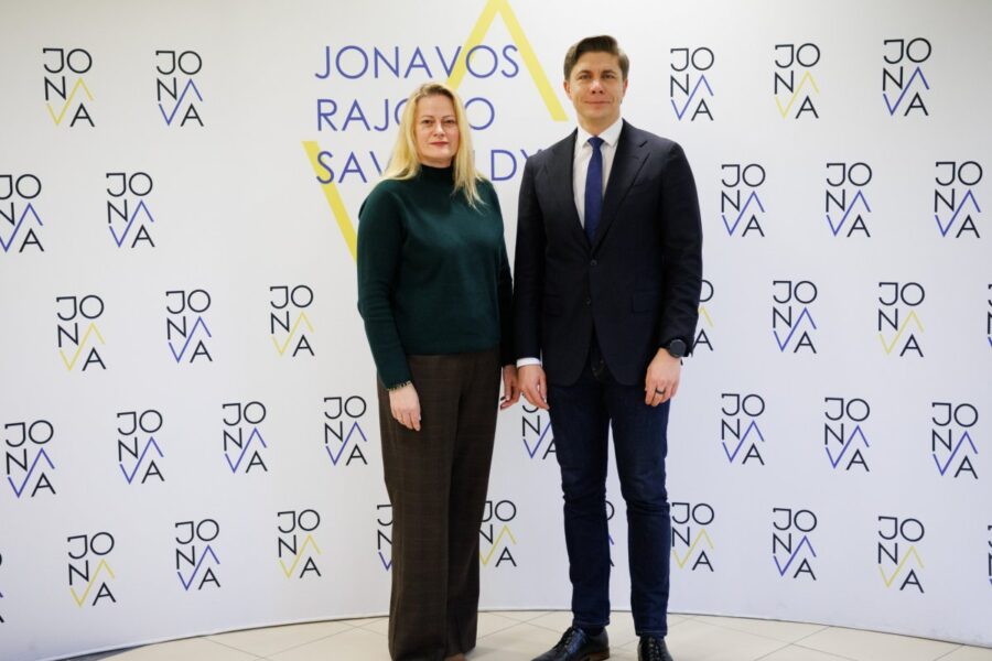 JT pasiuntinė Kuleš atvyko į Jonavą: kas iš tikrųjų slepiasi už pabėgėlių vizito Lietuvoje?