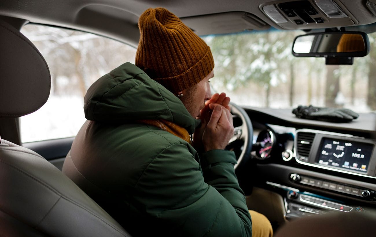 Kaip greičiau sušildyti automobilio saloną? Pateikiamas paprastas metodas
