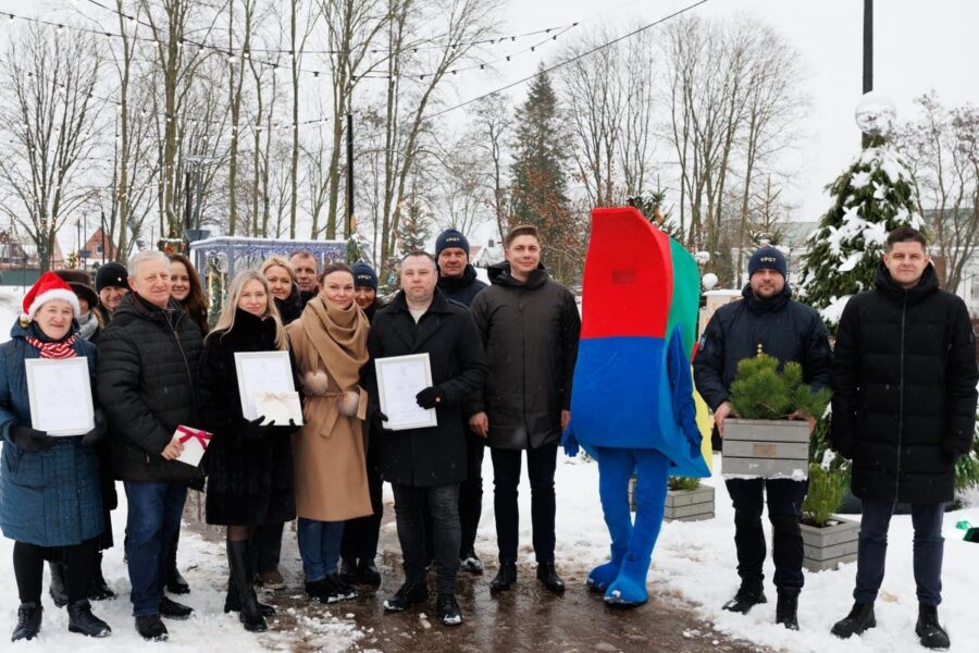 Jonavos kalėdinių eglučių miestelio kūrėjams – netikėtos dovanos ir staigmenos