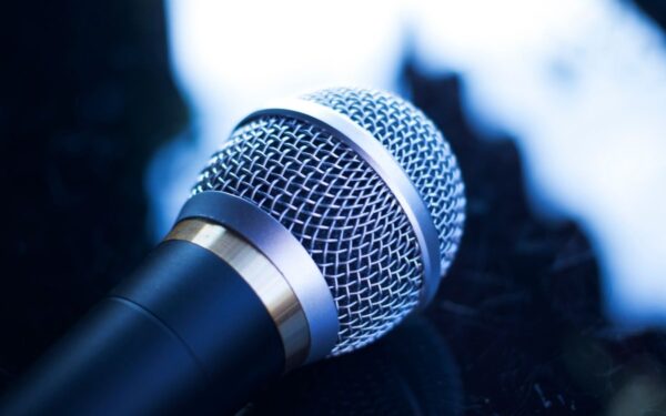 Buvusios Julio Iglesias darbuotojos apkaltino dainininką „prekyba žmonėmis“