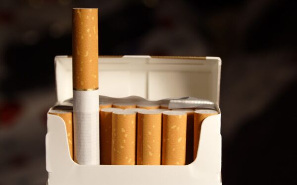 Pareigūnai kalba apie naują kontrabandos etapą: rasti 8 balionai su cigaretėmis, sulaikyti įtariamieji