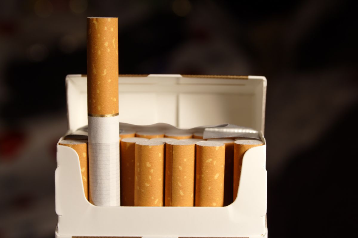 Pareigūnai kalba apie naują kontrabandos etapą: rasti 8 balionai su cigaretėmis, sulaikyti įtariamieji
