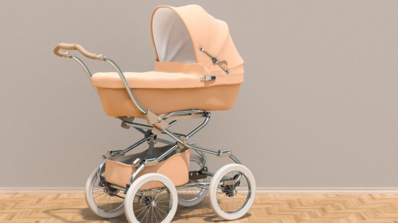 Laiptinėje Klaipėdoje padegtas vaikiškas vežimėlis