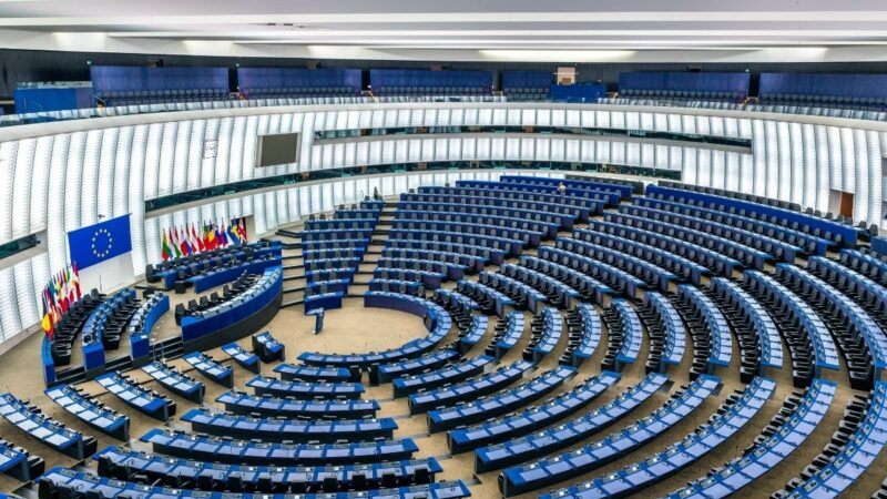 Europos Parlamente vėl inicijuojamas balsavimas dėl nepasitikėjimo von der Leyen