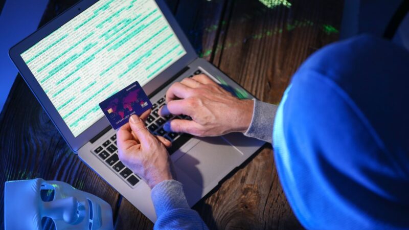 Internetiniai mokėjimai baigėsi liūdnai: alytiškis neteko 11 tūkst. eurų