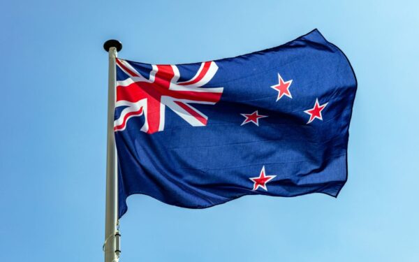Ambasadą Irane laikinai uždaro ir Naujoji Zelandija