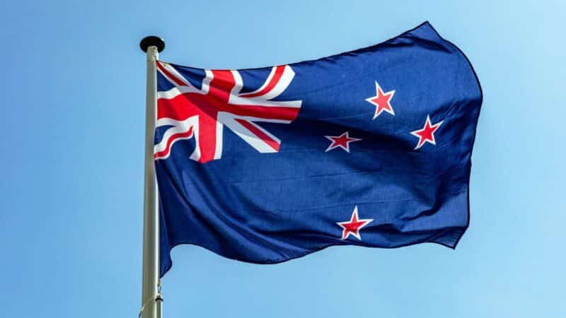 Ambasadą Irane laikinai uždaro ir Naujoji Zelandija