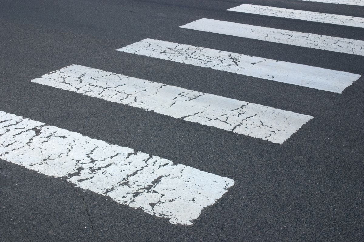 Tragiška akimirka anykščiuose: „Subaru“ partrenkė paauglę, prireikė medikų pagalbos