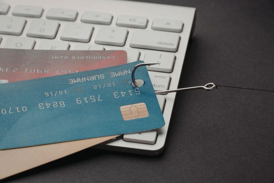 Sostinėje kriminalistai sulaikė sukčiavimu įtariamus užsieniečius