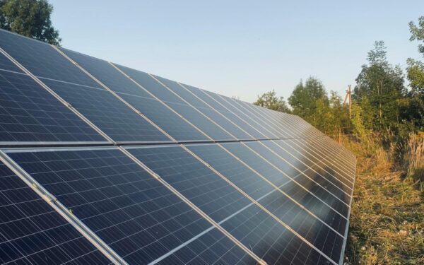 Pasistatė saulės elektrinę, bet triženklė sąskaita vis tiek atėjo: ką slepia rangovai?