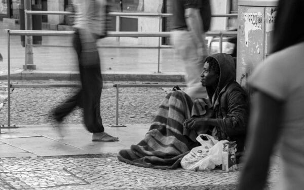 Skurdo rekordas Britanijoje: kodėl milijonai žmonių atsidūrė ties išgyvenimo riba?