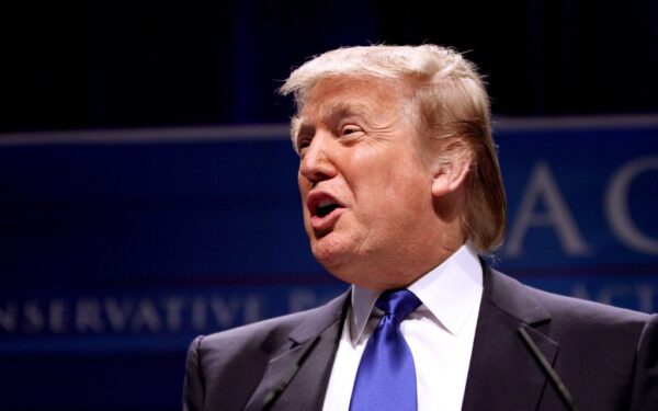 Trumpas prakalbo apie NATO ateitį: viskas gali pasikeisti dėl konflikto su Iranu