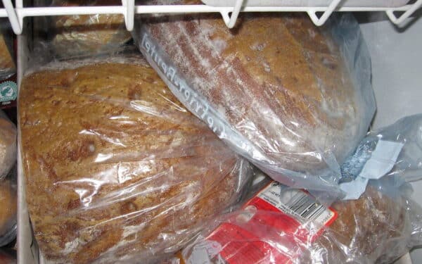 Atrastas šokiruojantis būdas laikyti duoną: gydytojai nustėro – tampa tikra žarnyno sveikatos bomba