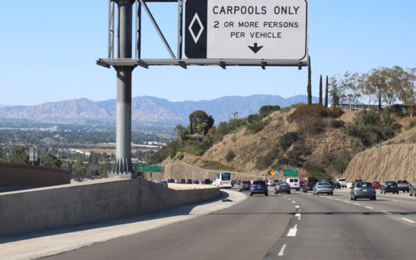 Ką reiškia baltas rombas mėlyname fone? Už nežinojimą gresia 135 eurų bauda