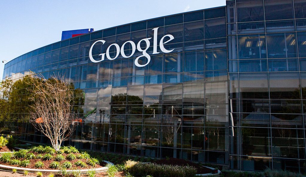 Ateitis be vandens aušinimo: kaip „Google“ keičia DI duomenų centrų standartus?