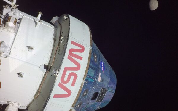 Aplink Mėnulį apskrieję astronautai sulaukė Trumpo dėmesio: siunčiamas kvietimas
