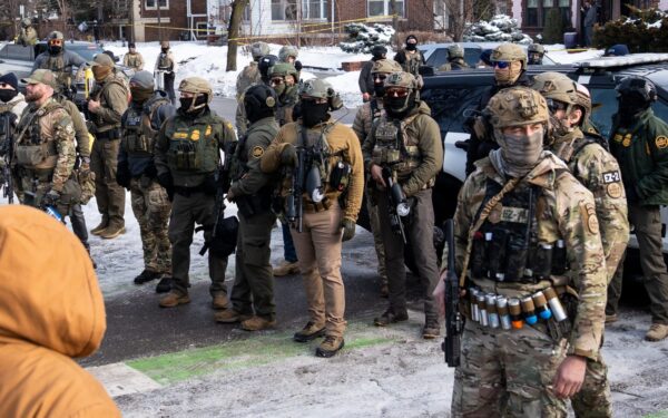 Informatorius atskleidė, kas iš tiesų vyksta JAV imigracijos ir muitinės pajėgų akademijoje: perspėja apie pavojų