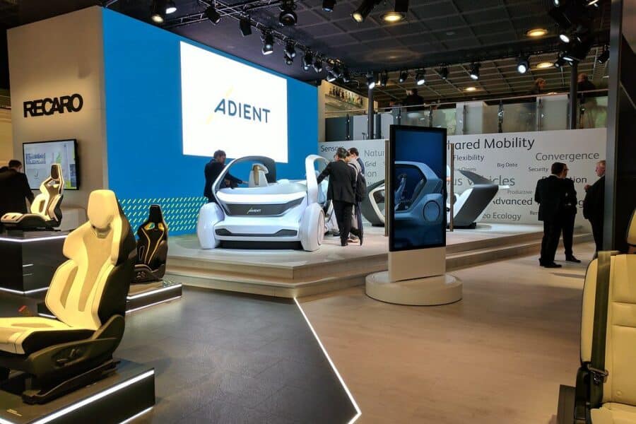 Griūtis automobilių rinkoje: kodėl traukiasi „BMW“ ir „Volkswagen“ tiekėjai?