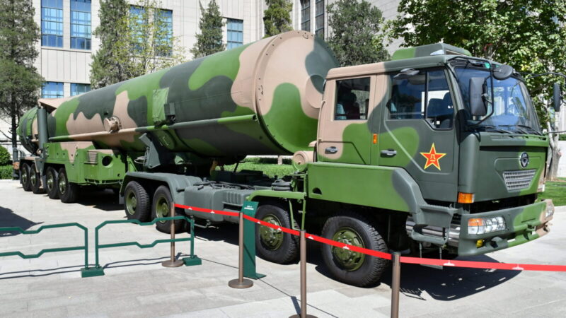 Azijoje auga nerimas: Japonijos jūros kryptimi fiksuotas Šiaurės Korėjos raketos paleidimas