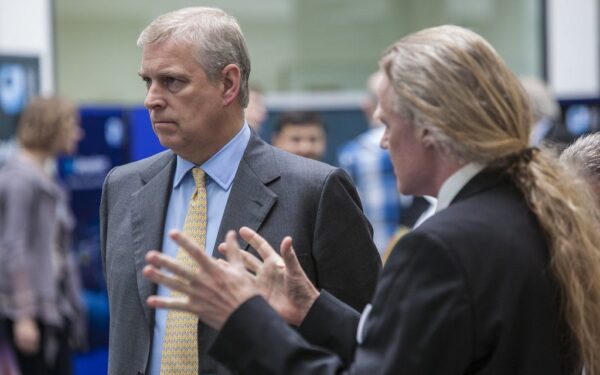 Pavojus karūnai: nutekėję slapti laiškai atskleidė, ką princas Andrew darė už šeimos nugaros