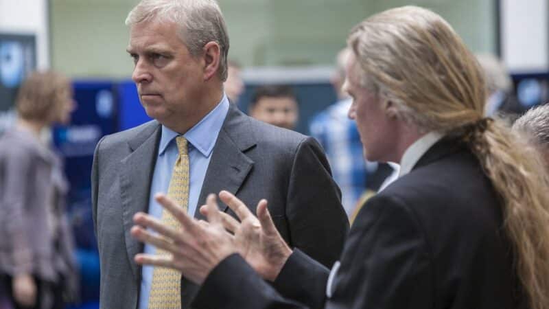 Pavojus karūnai: nutekėję slapti laiškai atskleidė, ką princas Andrew darė už šeimos nugaros