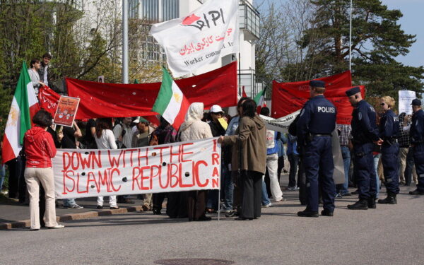 Metsola ragina aktyviau remti protestus Irane