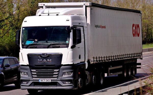 Logistikos milžinės „GXO“ lūžio taškas: rekordinės pajamos ir humanoidai, keičiantys ateities sandėlius