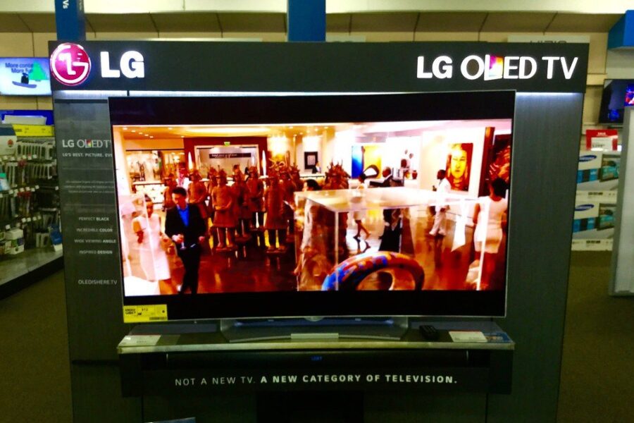Televizorius už automobilio kainą: „LG“ atskleidė naujųjų OLED modelių specifikacijas