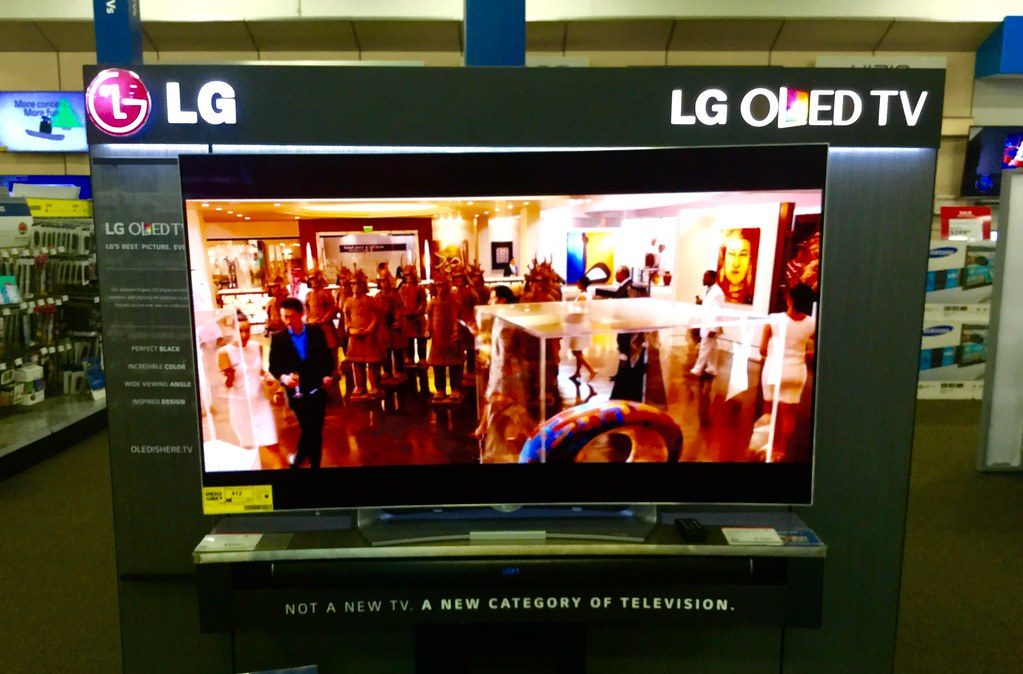 Televizorius už automobilio kainą: „LG“ atskleidė naujųjų OLED modelių specifikacijas