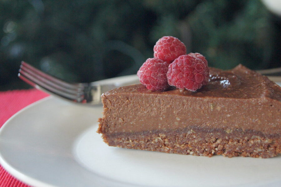 Aksominis šokoladinis sūrio pyragas be orkaitės – paruošite per kelias minutes