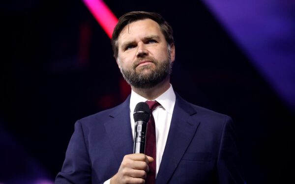Trumpo administracija imasi naujos taktikos: viceprezidentui patikėta griežta užduotis