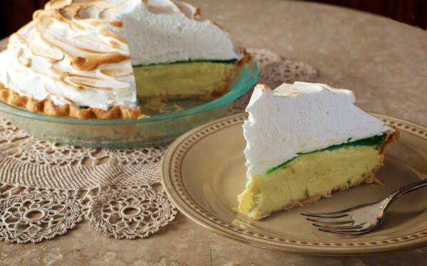 Tikra chemijos bomba: mitybos specialistai pataria vengti šių parduotuvinių pyragų ir keksų