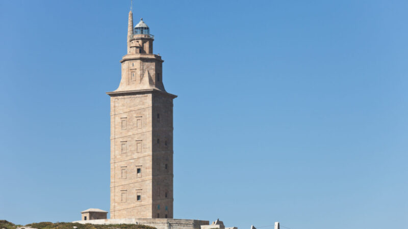 Kodėl šis švyturys stovi jau tūkstančius metų? „Torre de Hércules“ slepia neįtikėtiną legendą.
