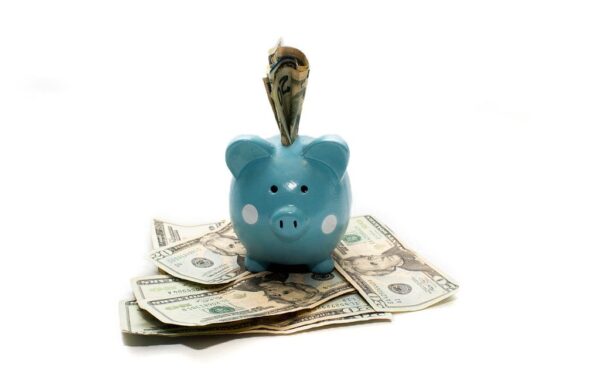 Pinigai „išgaruoja“ nepastebimai? Sužinokite 10 procentų taisyklę, kuri pakeis jūsų taupymą