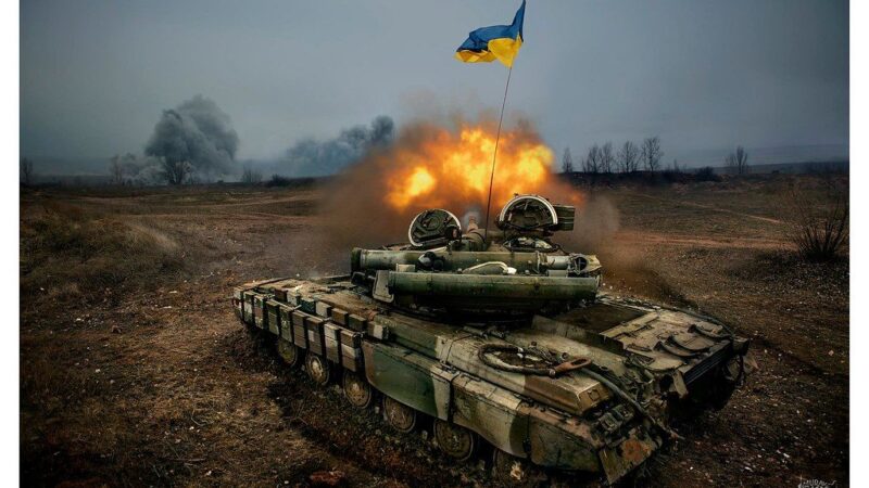Dar viena kruvina para fronte: Ukraina skelbia apie dar 1 360 karių ir dešimtis vienetų technikos