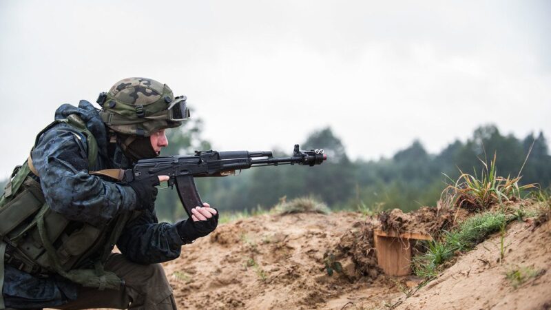 Ukrainos žvalgyba praneša apie kraupius rusų kariuomenės įsakymus, nurodyta palikti kūnus be galvų