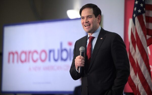 Artėjant rinkimams – netikėta parama: Trumpas meta svorį Orbano pusėn, siunčia JAV sekretorių vizitui