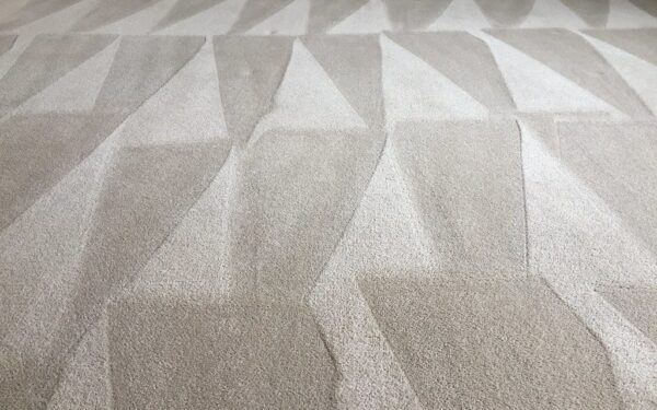 Senovinis metodas vėl madoje: kaip išvalyti kilimą be chemijos?