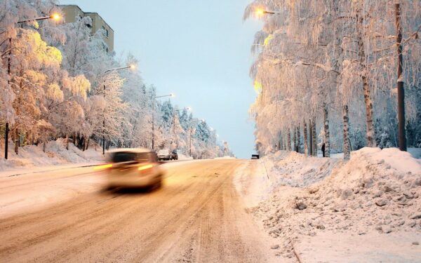 „Lietuvos draudimas“ atskleidė tiesą: viena klaida lemia, ar pagalba kelyje atvyks nemokamai