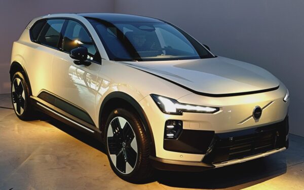 Daugiau jokių sustojimų: sužinokite, kokį rekordinį atstumą nuvažiuoja naujasis „Volvo EX60“