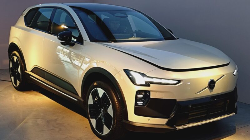 Daugiau jokių sustojimų: sužinokite, kokį rekordinį atstumą nuvažiuoja naujasis „Volvo EX60“