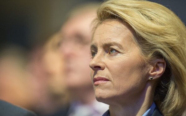 Artimųjų Rytų konfliktas jau pasiekė Europą: von der Leyen ragina nutraukti karą